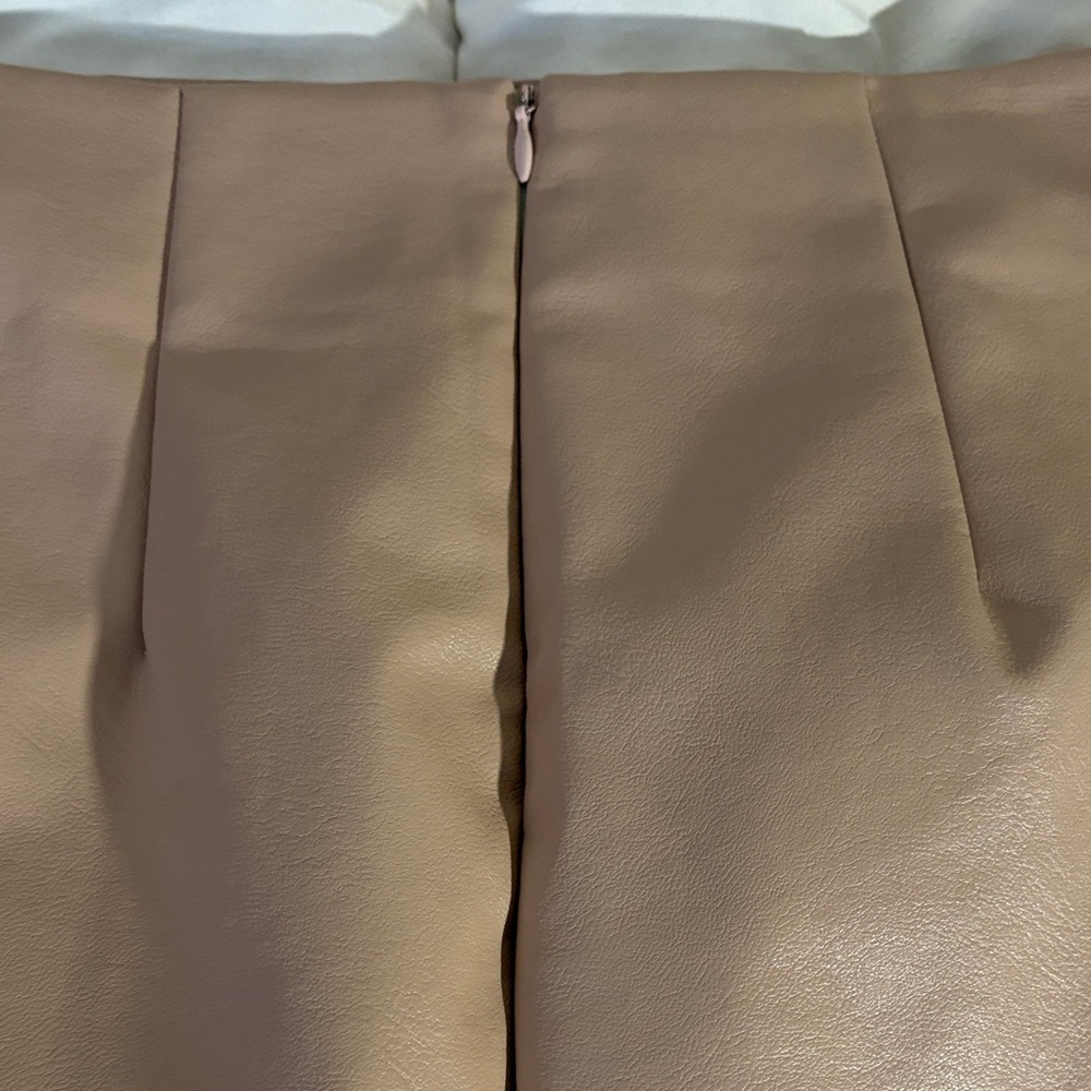 Superdown Nude Mini Skirt - Picture 6 of 7
